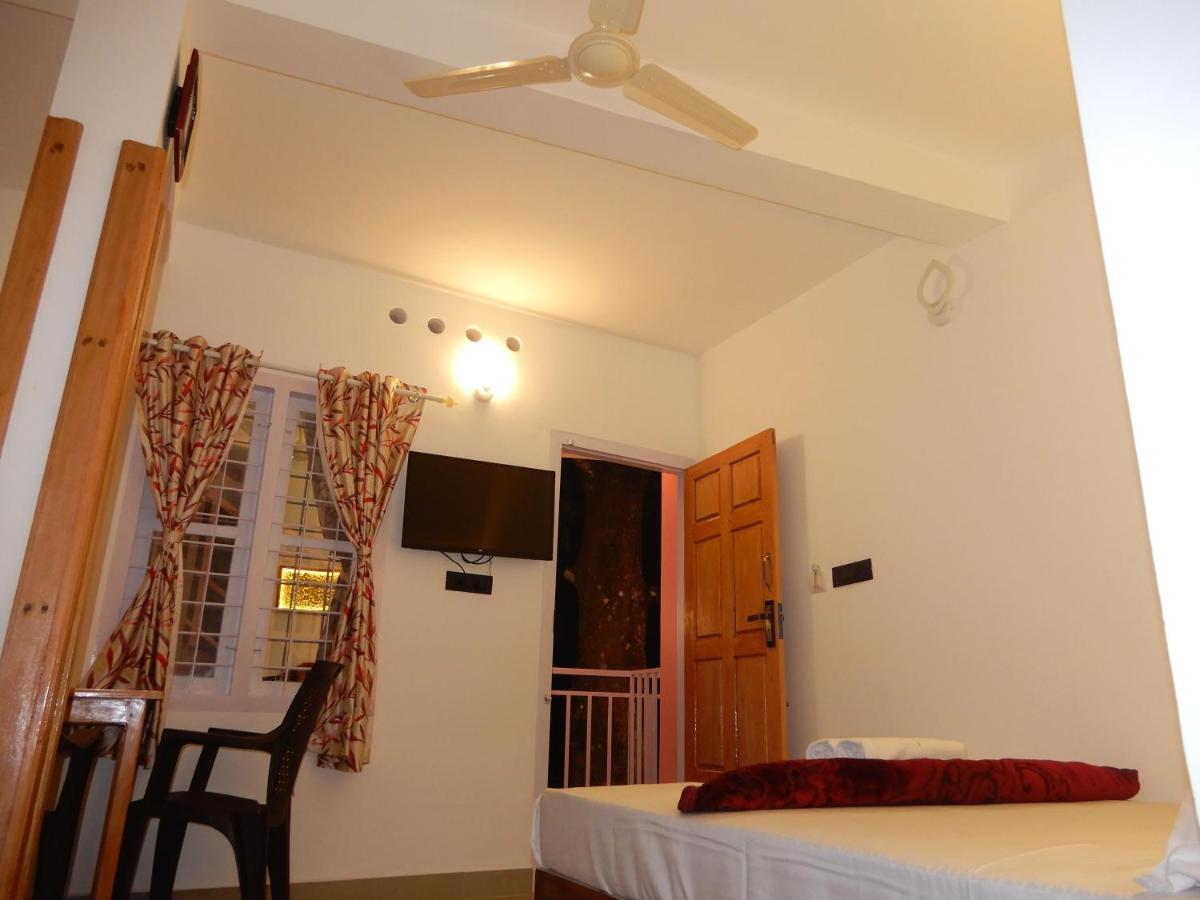 Drizzle Valley Cottage Munnar Bagian luar foto