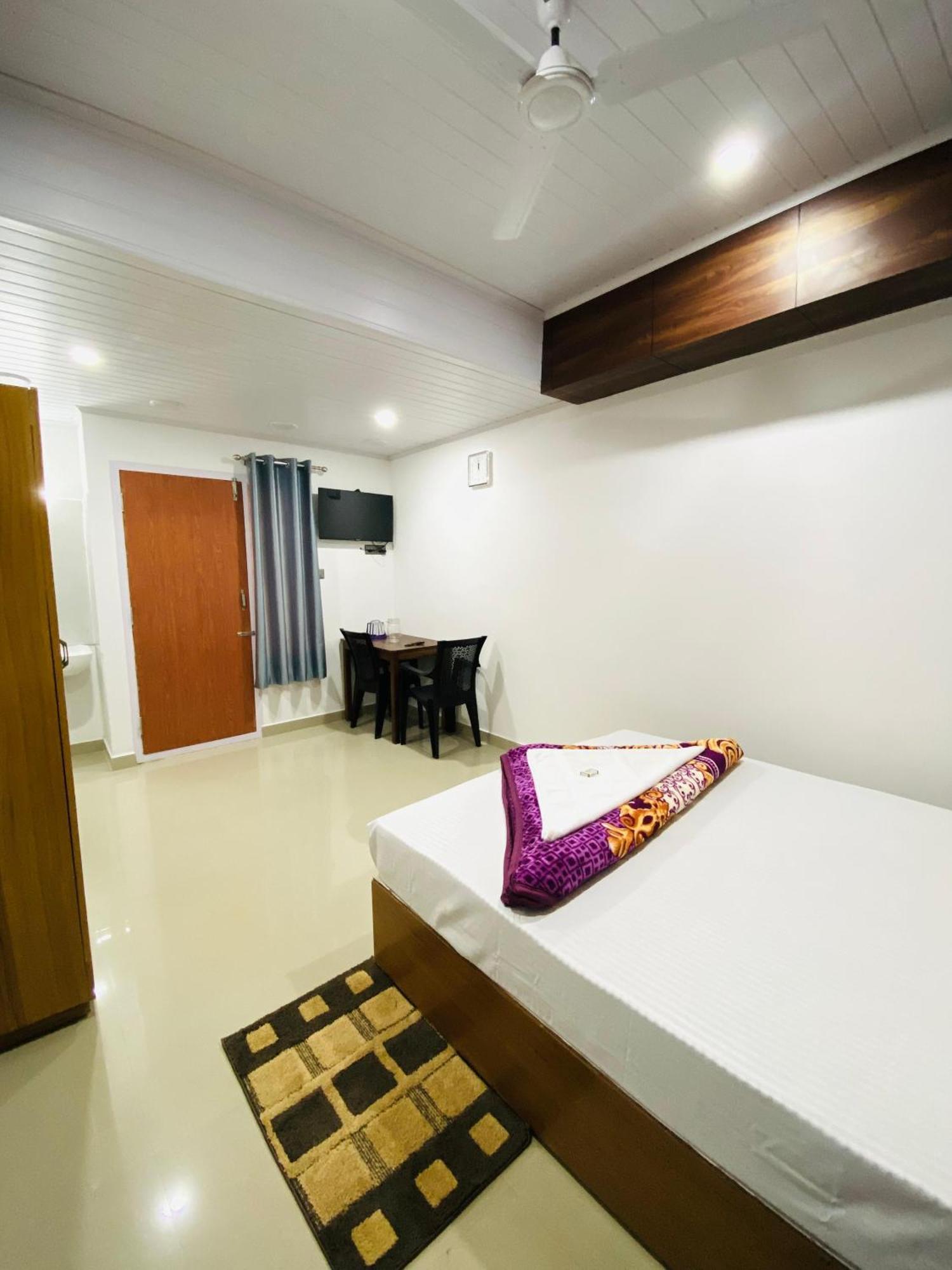 Drizzle Valley Cottage Munnar Bagian luar foto