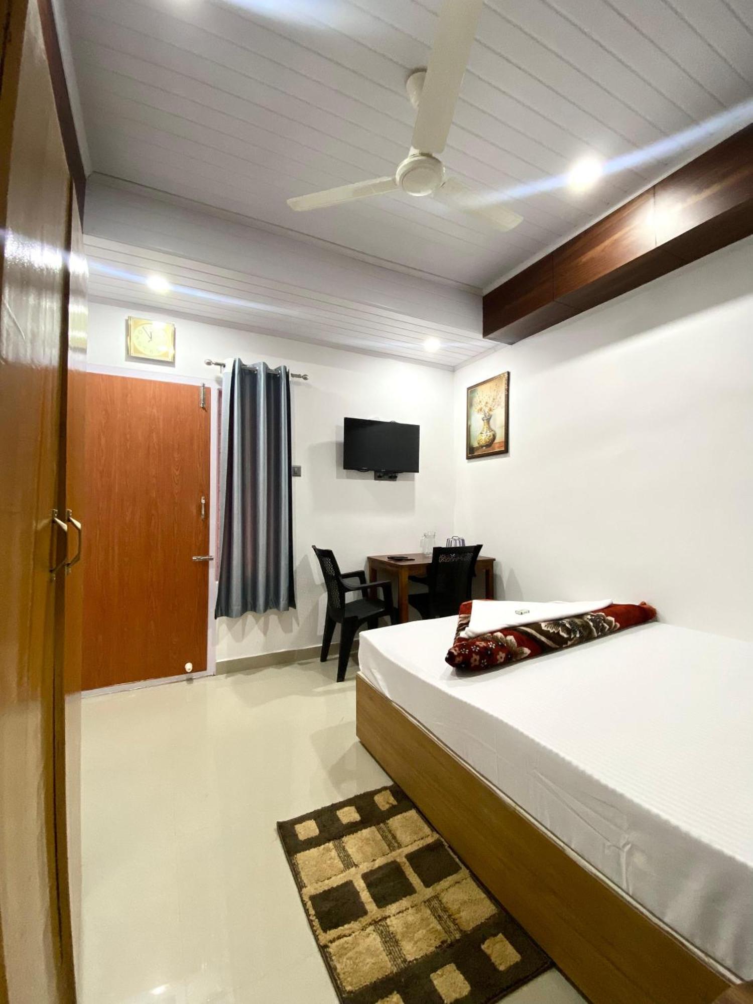 Drizzle Valley Cottage Munnar Bagian luar foto