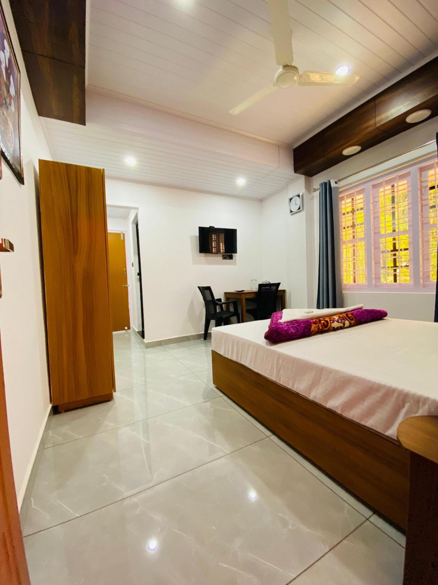Drizzle Valley Cottage Munnar Bagian luar foto