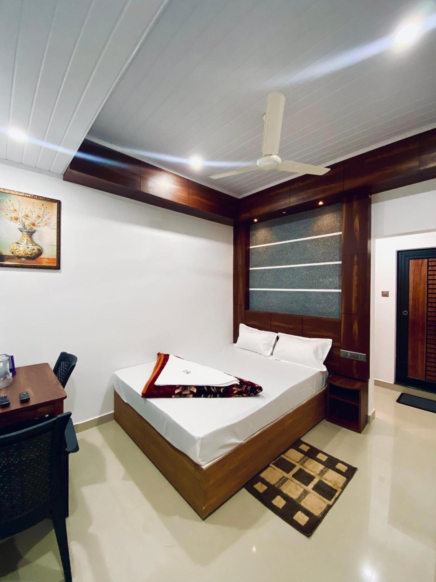 Drizzle Valley Cottage Munnar Bagian luar foto